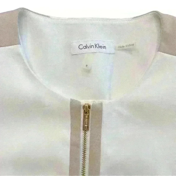 Calvin Klein Cream and White Blazer with Gold Dual Zipper, Size 8, Medium - Picture 4 of 8